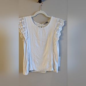 RW&Co lace pattern dainty sleeve white blouse